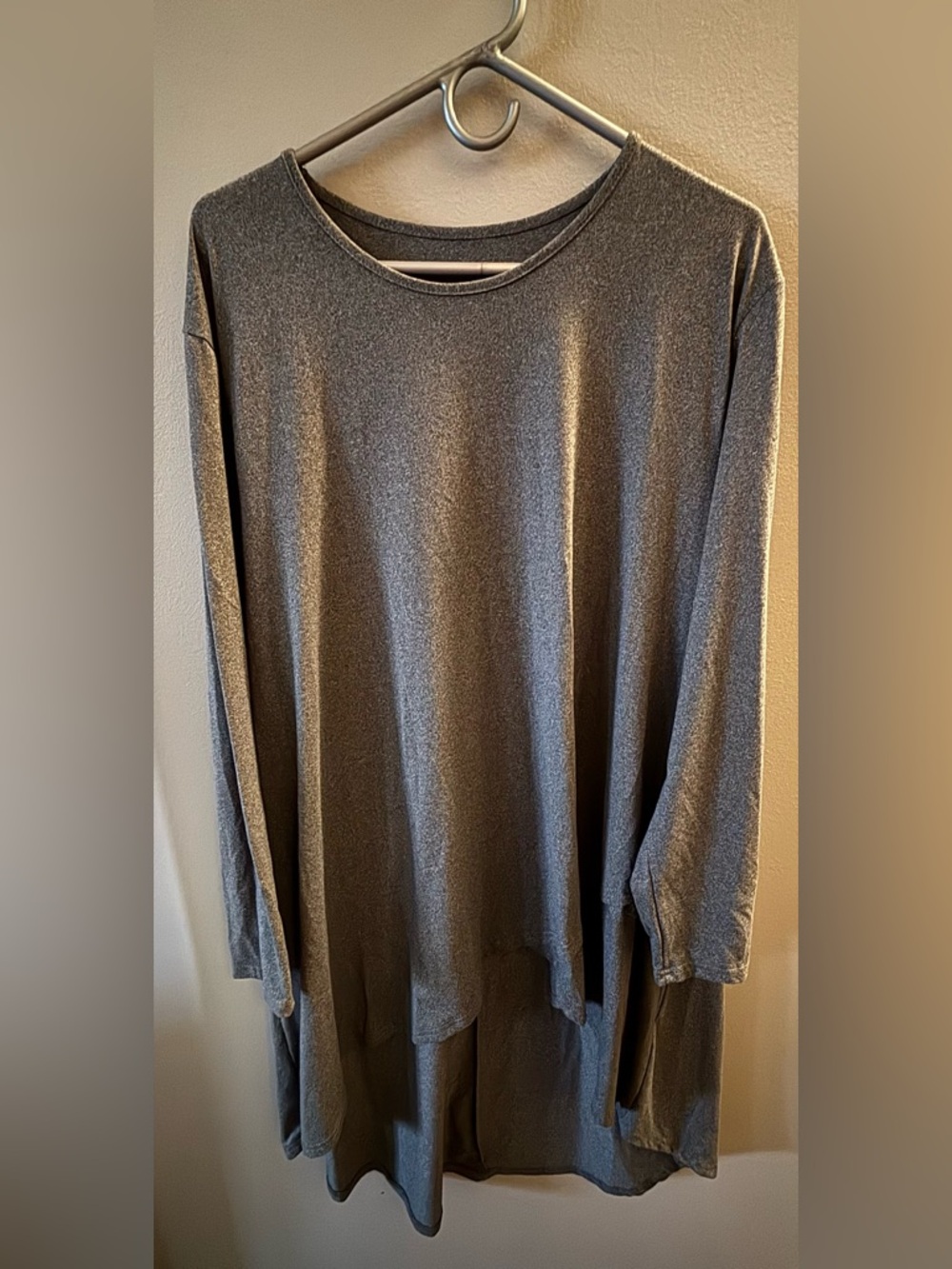Women’s Plus-Sized Asymmetrical Hem Long-Sleeve Tunic Top in Charcoal Gray